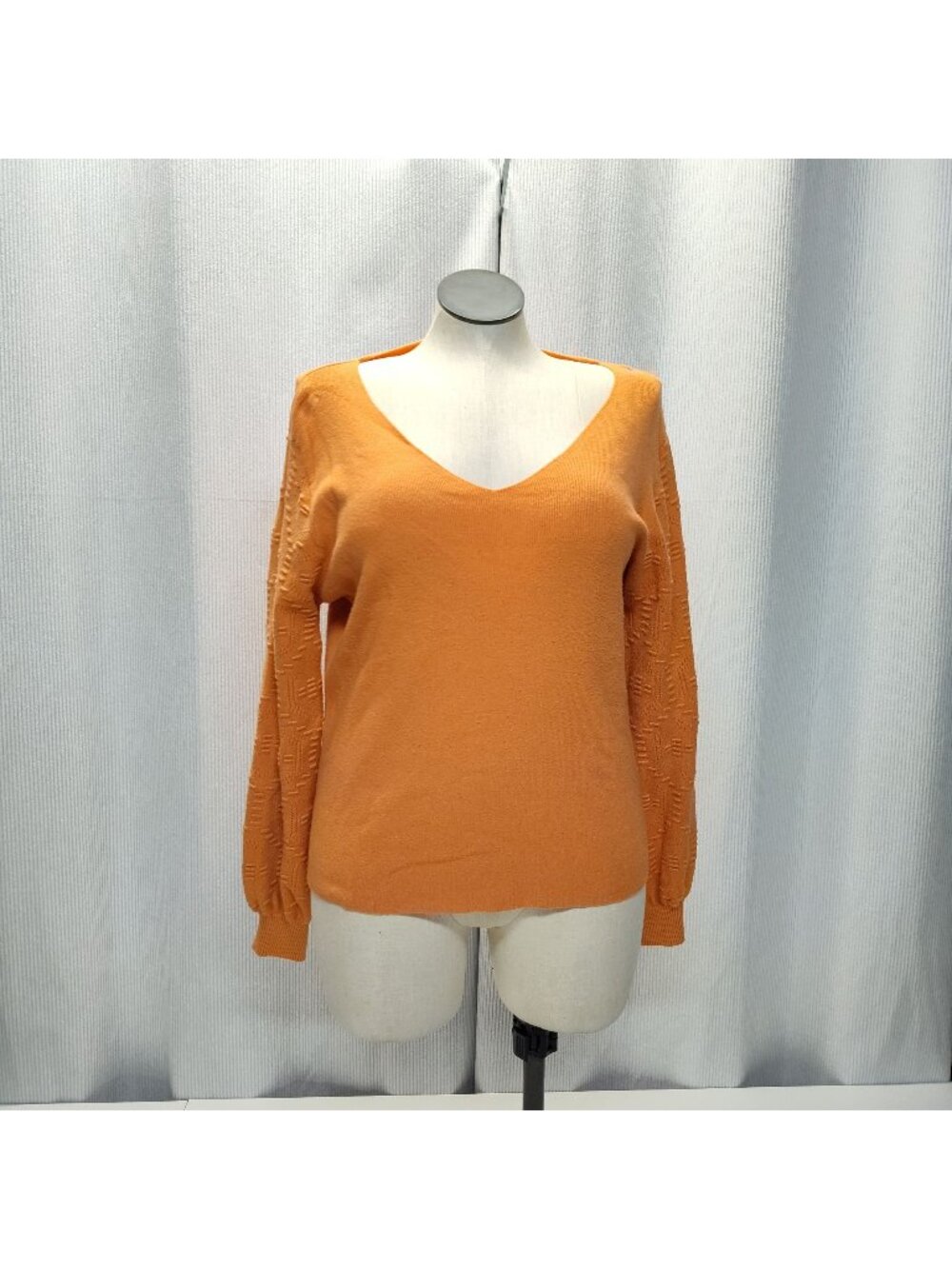 Vila Milano V-Neck Sweater Womens XL Textured Bishop Sleeves Peach Color VGC
